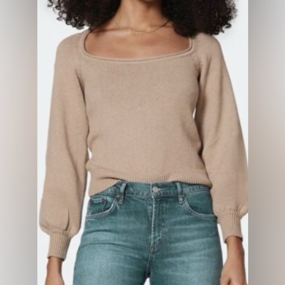 Billie the label Harlow Women's Tan Scoop Neck Sweater